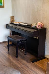 City Lights Apartment 2BR with Balcony by PikHost