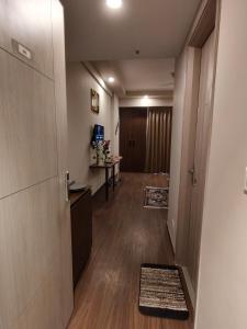 Stay at Sunflower Suite Omaxe india tradecentre, Alpha 2 near Parichowk , expomart, Noida international airport,Greater Noida