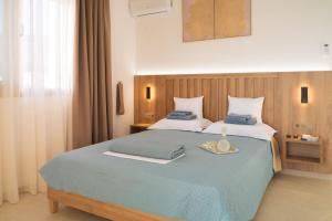 Serena Villa, Androulakis Gaia