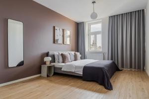 Blueground Prague 2 furnished Náměstí Míru PRG-44