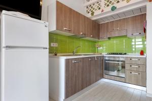 Marea Apartment - by And service