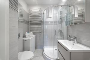 Lewakowskiego Homely Apartment by BookingHost