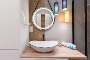 Lenartowicza Modern Studio by BookingHost