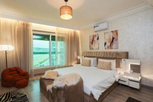 2-Bedroom Apartment with Sea View in Malabata