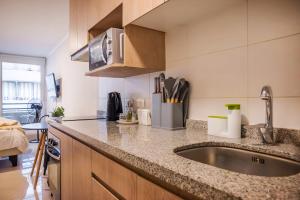 Modern Cozy Studio in Santa Lucia Prime Location