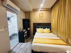 SS Grey Hotel kL