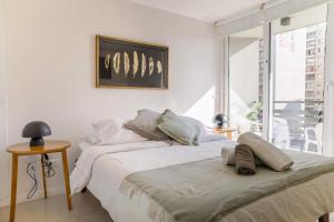 Cozy Santiago Retreat Studio with Balcony & Wi-Fi