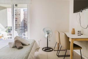 Cozy Santiago Retreat Studio with Balcony & Wi-Fi