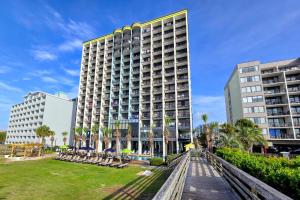 Heated pools, direct oceanfront, stunning views, rooftop pool, newly updated