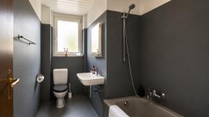 Acacia Suite Bright 3-Room Apartment