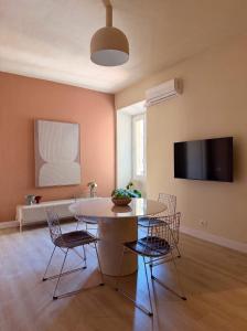 Helios Retreat - Homkeey Apartments