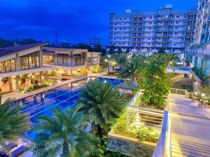 Verdon Parc Penthouse 2BR with 2 balconies Pool, seaview, amenities and Davao city view
