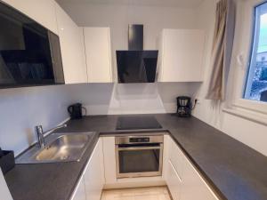 Small apartment near the beach in Gornji Karin ST TH