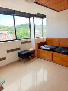 Cozy 5 Bedroom, 6 Bathroom Apartment