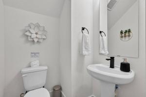 Luxe 3BR3.5BA Garage. Patio. Near UTSW & DT