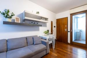 Alvin Deluxe Apartment - Cagliari -Private Parking