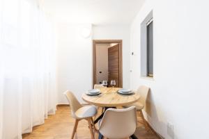 Alvin Deluxe Apartment - Cagliari -Private Parking