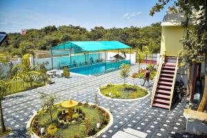 Palm tree Villa Homestay