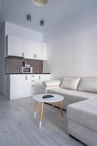 4 Season Apartments