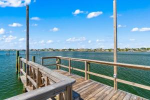 Gorgeous coastal townhome with private balcony porch WD and shared pool