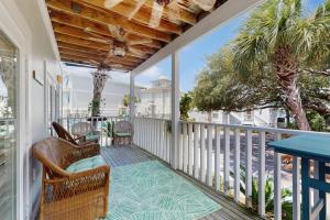 Gorgeous coastal townhome with private balcony porch WD and shared pool