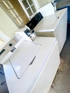Grand One Bedroom Studio Apt