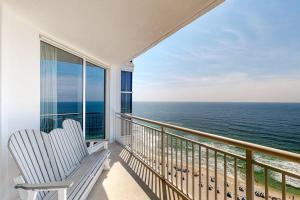 Oceanfront condo with pools hot tub tennis & gym - easy beach access
