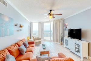 Oceanfront condo with pools hot tub tennis & gym - easy beach access