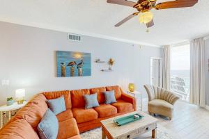 Oceanfront condo with pools hot tub tennis & gym - easy beach access