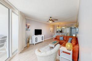 Oceanfront condo with pools hot tub tennis & gym - easy beach access