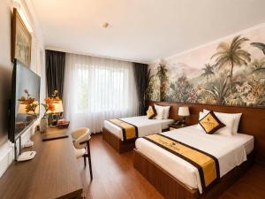 Sunny Hotel