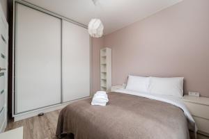 Bielany Boutique Apartment by BookingHost