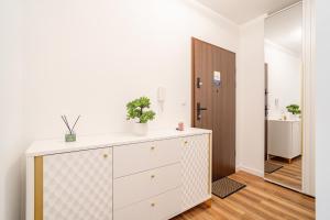 Kraków City Apartment - Terrace & Parking - by Rentujemy