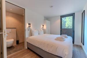 Forest Cabin with Jacuzzi 2 persons #740