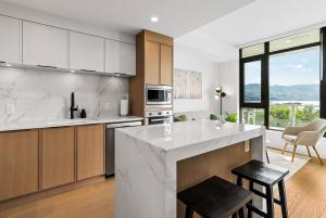 AQUA III Lakefront Luxury on Okanagan Lake Kelowna