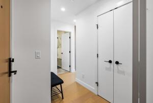 AQUA III Lakefront Luxury on Okanagan Lake Kelowna