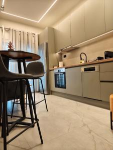 Suite AK