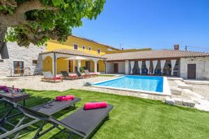 Villa Lanca by Villa Plus