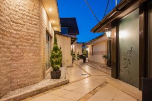 H & V Residence - Bungalow Apartment