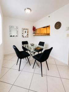 2rooms Condo w free parking fast WiFi Community pool