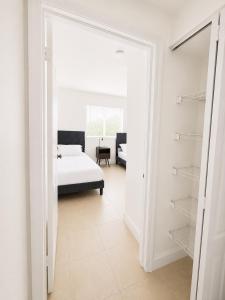 2rooms Condo w free parking fast WiFi Community pool