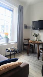Modern Studio ul Mała Andrzeja, Kawalerka Inowrocław, kamienica, centrum, solanki tężnie sanatorium masaże, szybkie WIFI- światłowód