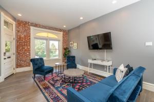 Spacious 3BR in The Grove | Walk to Restaurants & Venues | St. Louis