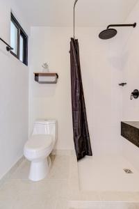 Centrally located depa with Pool, Gym, Coworking, Wifi 606