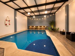 Suite Kwan con alberca privada, terraza y cine