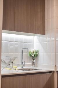 Charming Modern Studio Nunoa Cozy Urban Escape