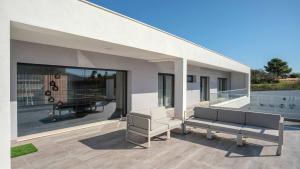 Private Alvor villa with pool and Jacuzzi
