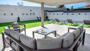 Private Alvor villa with pool and Jacuzzi