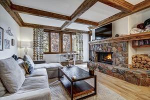 Premium Arrowhead Village 1BR Condo Walk to Lift! condo