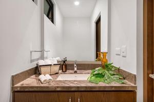 Luxury Apartment 102 wpool & gym by Puerto Cancún
